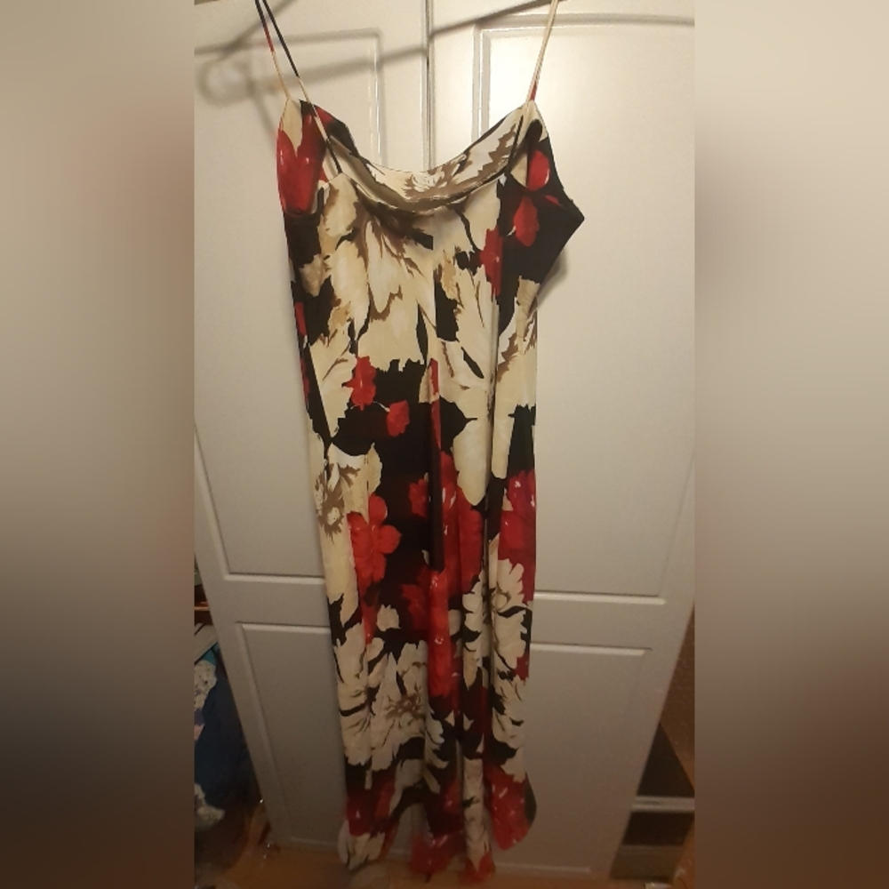 Floral Dress With Ruffled Hem - Picture 2 of 5